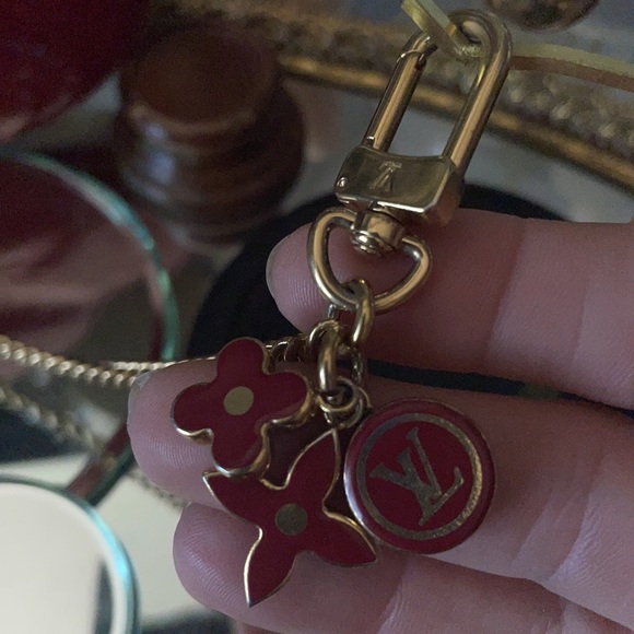 - Louis Vuitton Vernis Heart ♥️ Wallet - Picture 4 of 9